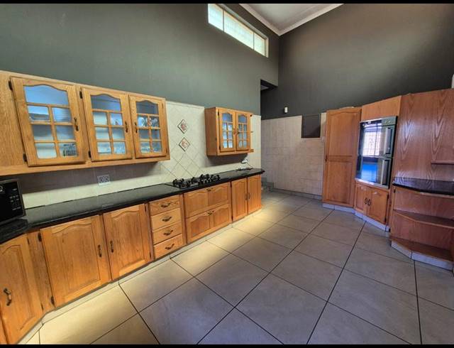 3 BEDROOM HOUSE FOR SALE IN BRACKENHURST